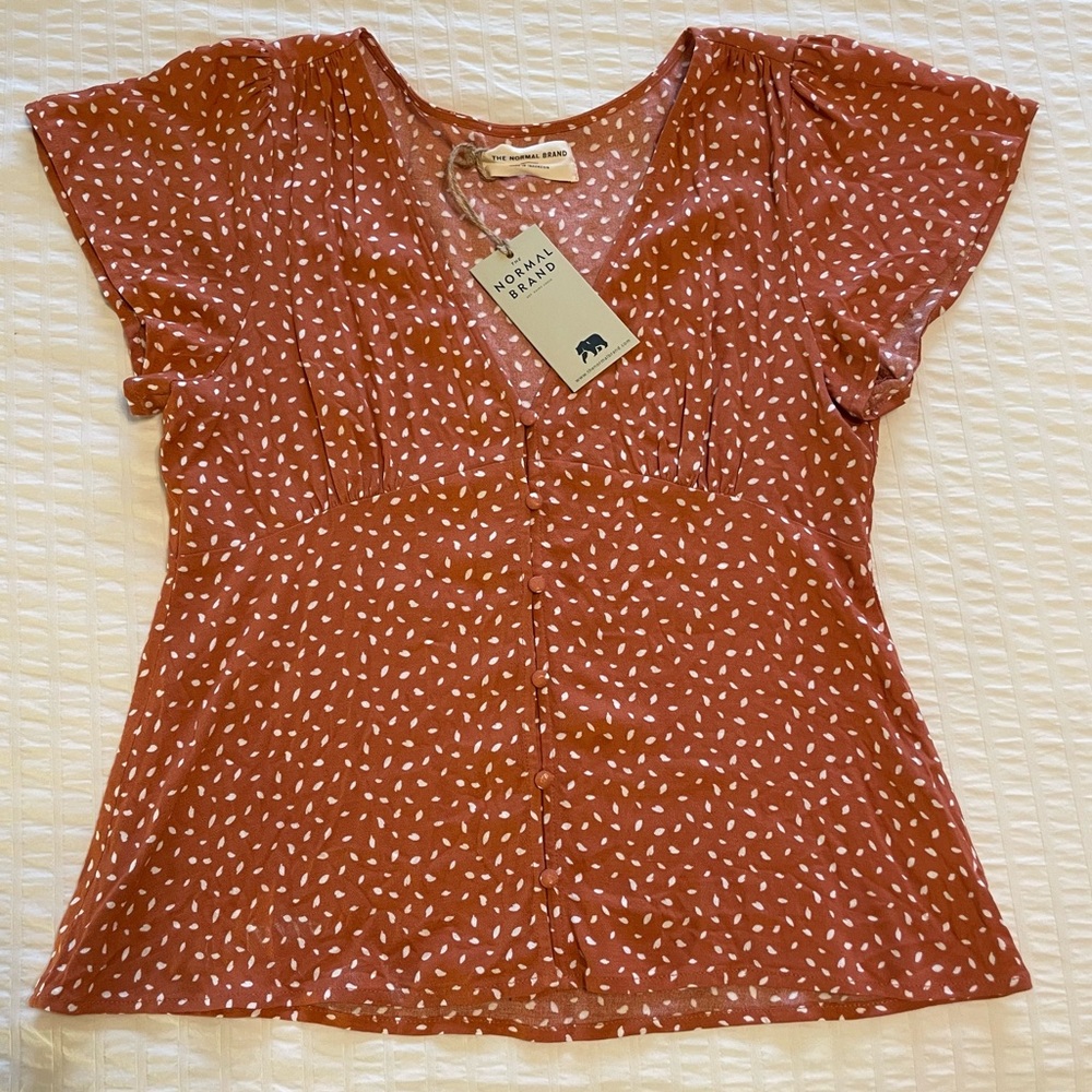 ‼️SOLD‼️NWT The Normal Brand size Medium button front blouse